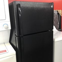 GE 16 Cu Ft Top And Bottom Fridge. 1 year Warranty 