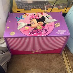 Minnie Mouse Toy Chest