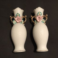 2 Vintage 1950’s Ucagco Ceramics Japan 7 1/2” Rose Standout Pattern Floral Vases