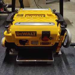 DeWalt Thickness Planer