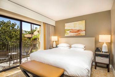 Hilton At The Peak Phoenix North Tower Rooms Available