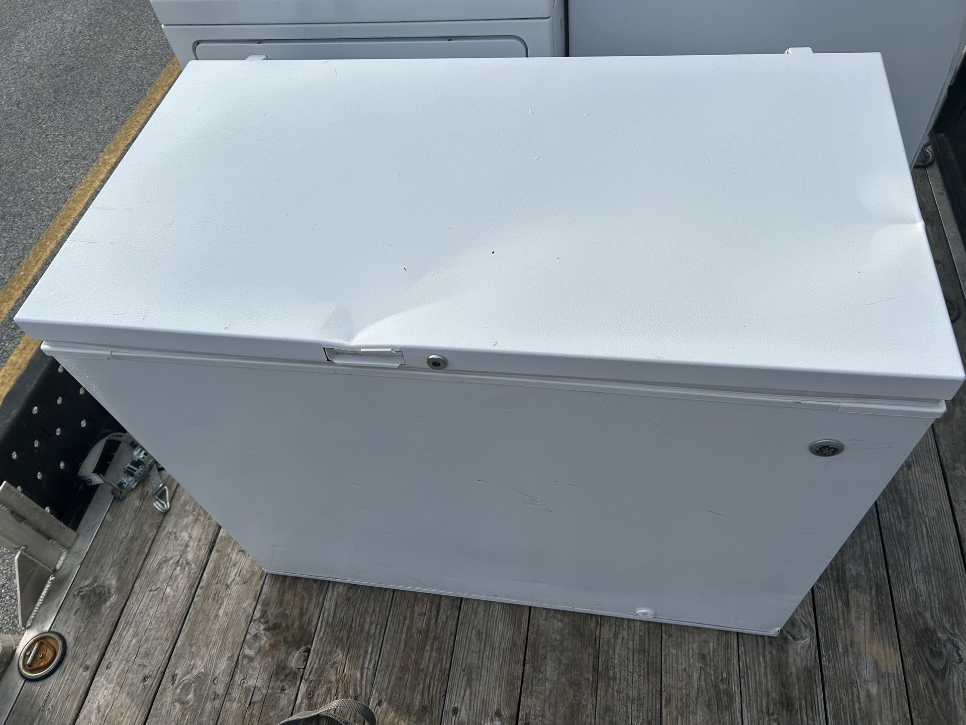CHEST FREEZER