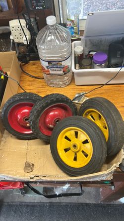 Lawnmower wheels
