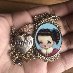 タイムセール7月27日値下げ　マニー　マミネット　コラージュ付き　カバー Melanie Martinez RARE Cameo Necklace for Sale in Bell Gardens, CA
