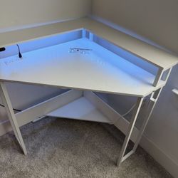 Corner Desk Great Condition 