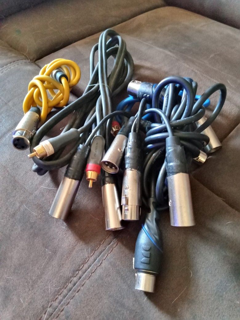 2 Microphones & connectors & Digital Box