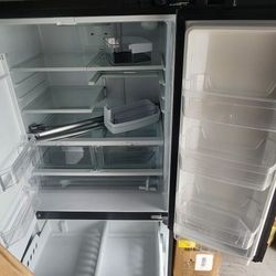 GE Refrigerator 