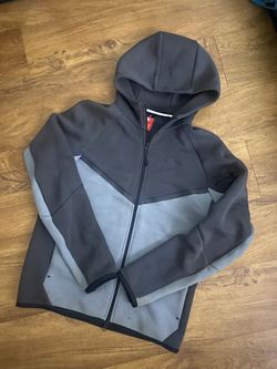 Nike Tech Gray Size Small!