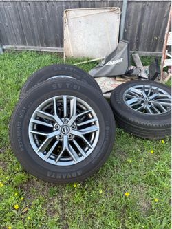 Nissan Rogue Rims 17s with tires 235/65/17