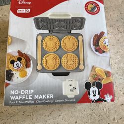 Disney Waffle Maker Use One Time Like New