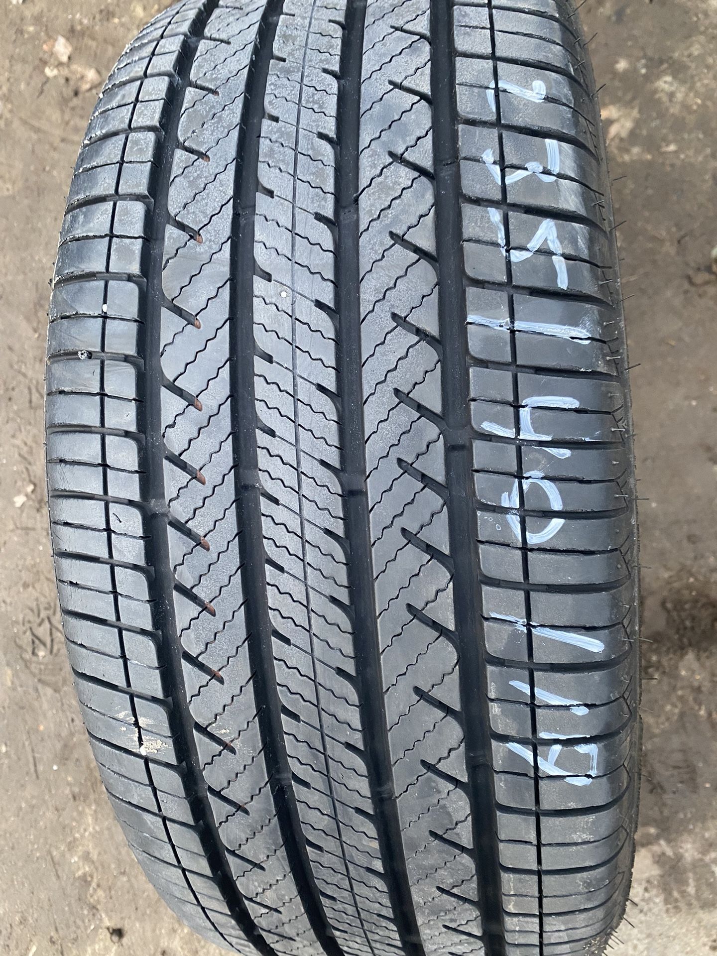 One Tire 235 40 18 for Sale in Lincoln, RI - OfferUp