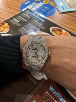 Ap Watch  moissanite
