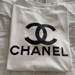 WHITE CHANEL T-SHIRT SIZE MEDIUM MEN 