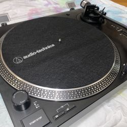 Audio-Technica LP120XUSB Turntable – Mint Condition - $200