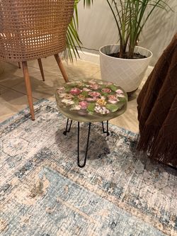 Handmade Real Flower Resin Side Table – Custom Floral Table