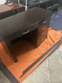 Desk/chair
