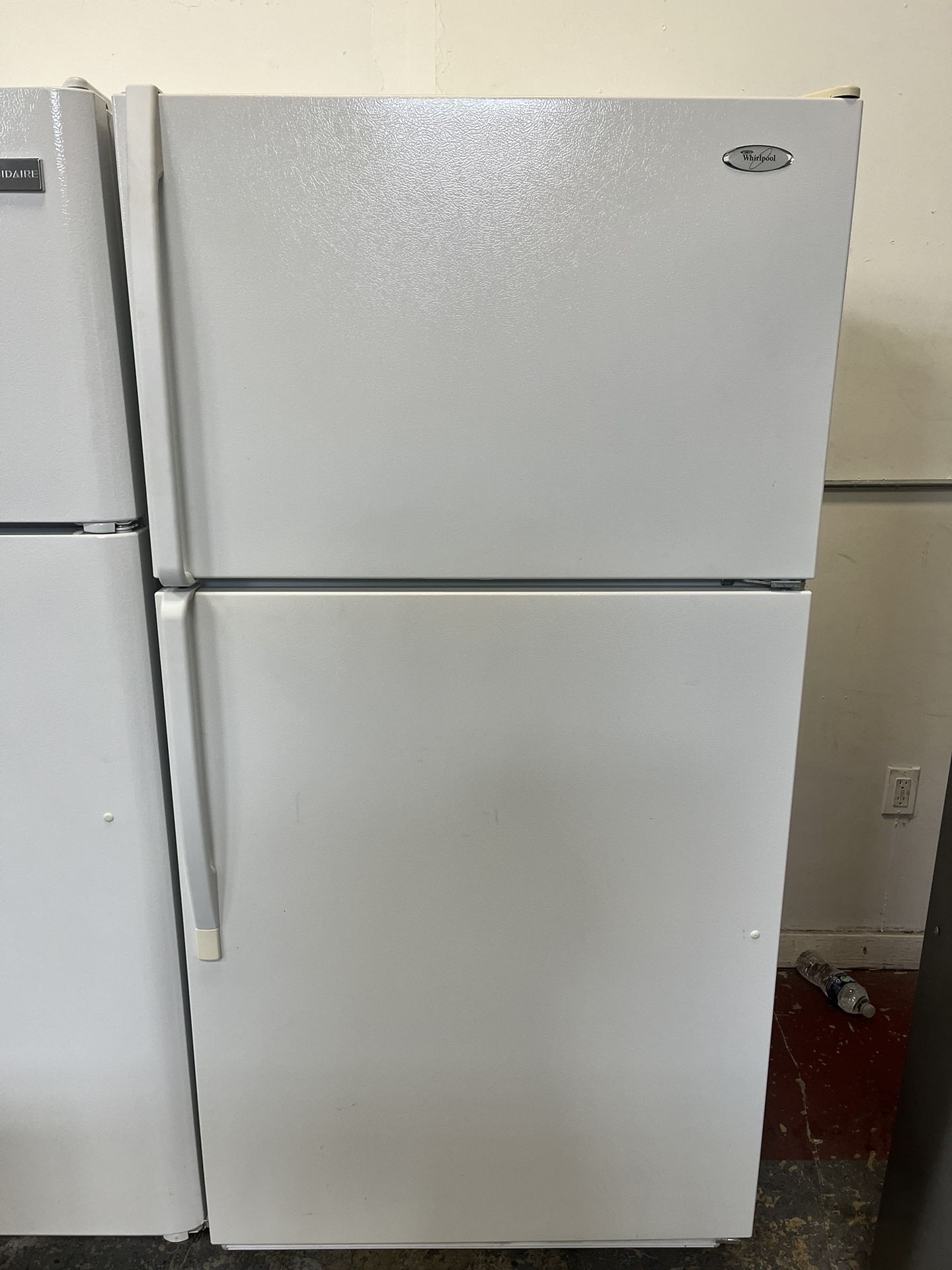 Refrigerator Whirlpool 33”