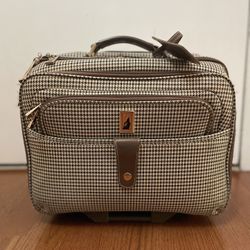 LONDON FOG Chelsea Lites Expandable Upright Luggage, Olive Plaid, 17-Inch
