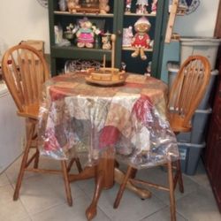 DINING TABLE  RESTAURANT STYLE BISTRO SET  OAK.   LARGE  3 FT DIAMETER  40  HEIGHT  