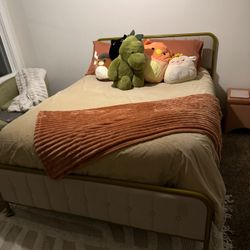 Queen Bedframe