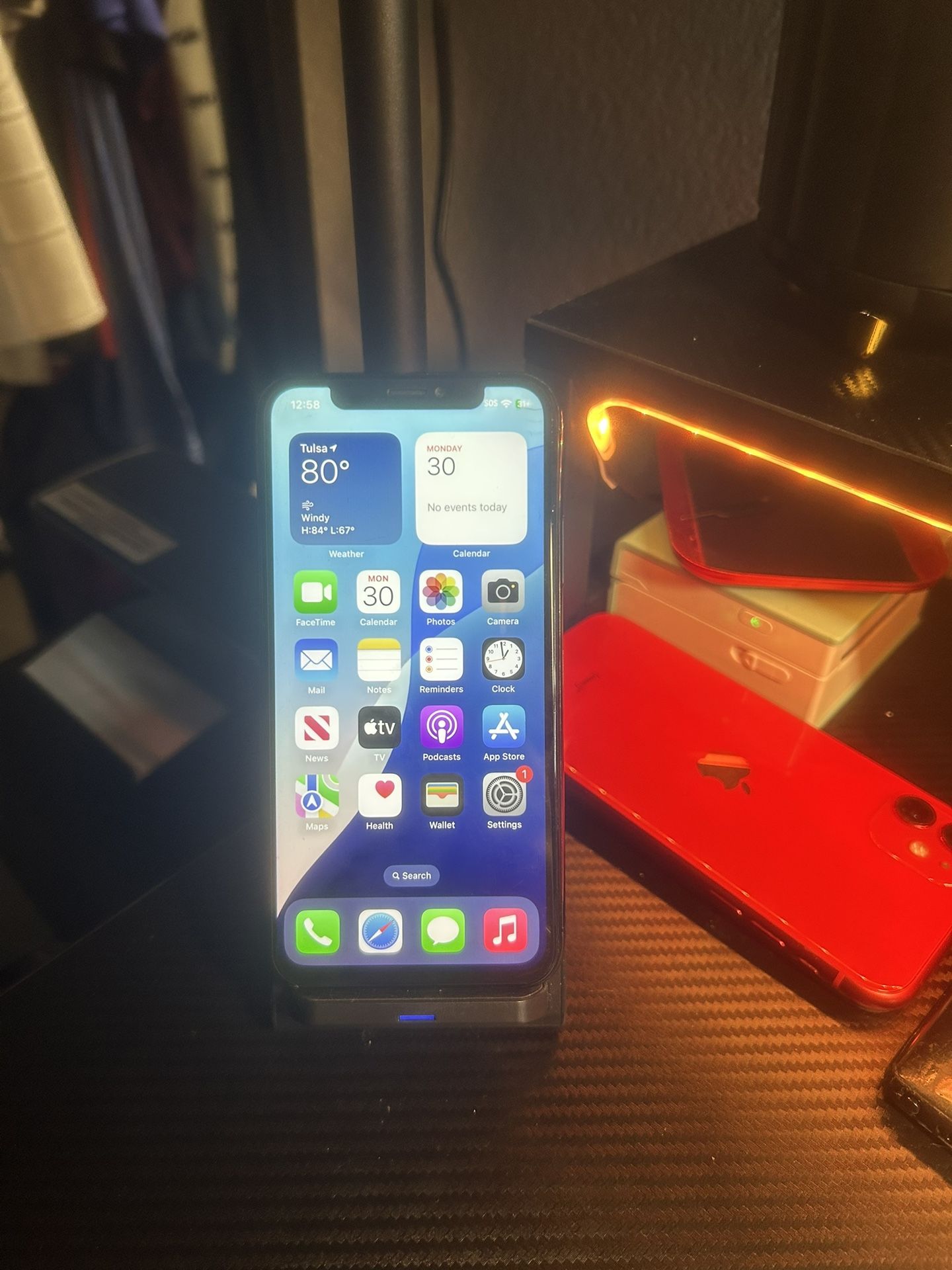 iPhone XS Unlocked - Screen Protectors Case Included
