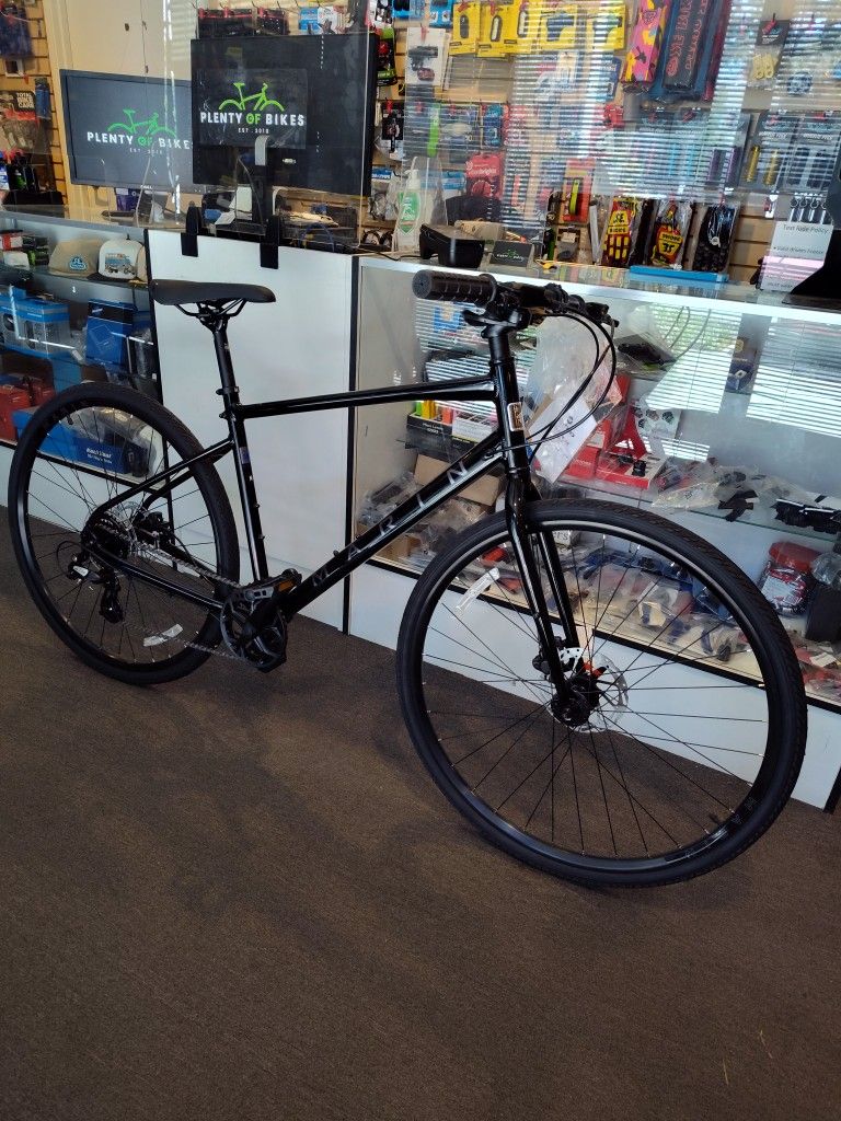 NEW MEDIUM MARIN PRESIDIO 1 BLACK 8 SPEED URBAN CITY HYBRID BIKE