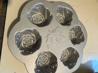 Mini flower cake pan