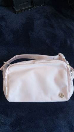 Lululemon Everywhere Belt Bag