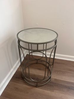 Round Side Table (LAST DAY AVAILABLE)