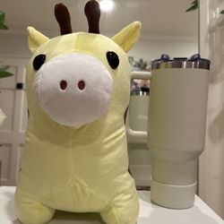 Cute Giraffe 12” Plush (New with Tag) - Round 1