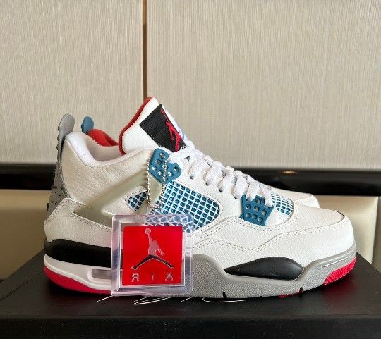NIKE Jordan 4 Retro 