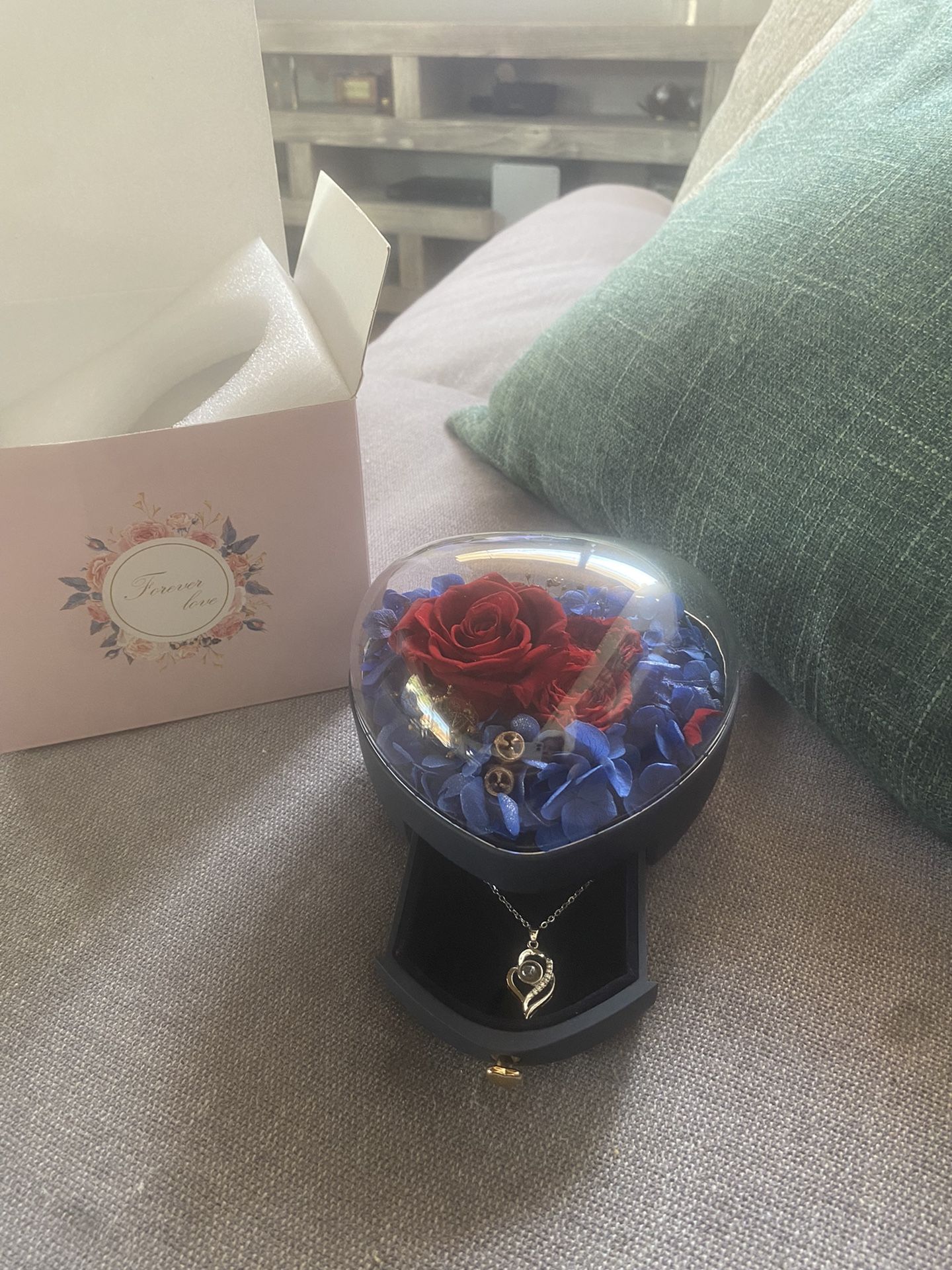 Jeulia Creative Round Gypsophila Bow-Knot Corduroy Rotatable Engagement Liftable Heart Shape Eternal Rose Flower Ring Storage Box  Jeulia Creative Rou