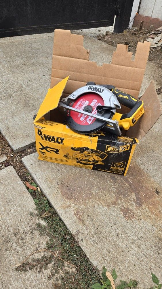 Dewalt Circular Saw