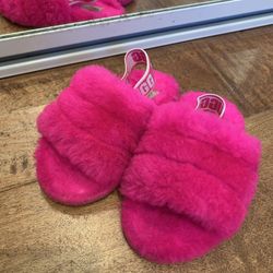 Pink Uggs Slippers 
