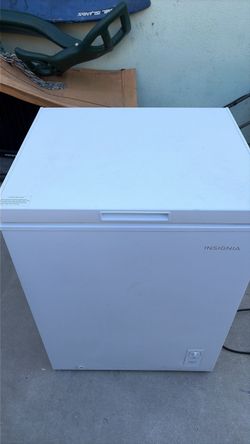 INSIGNIA chest freezer