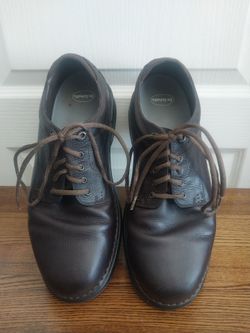 Dress shoes