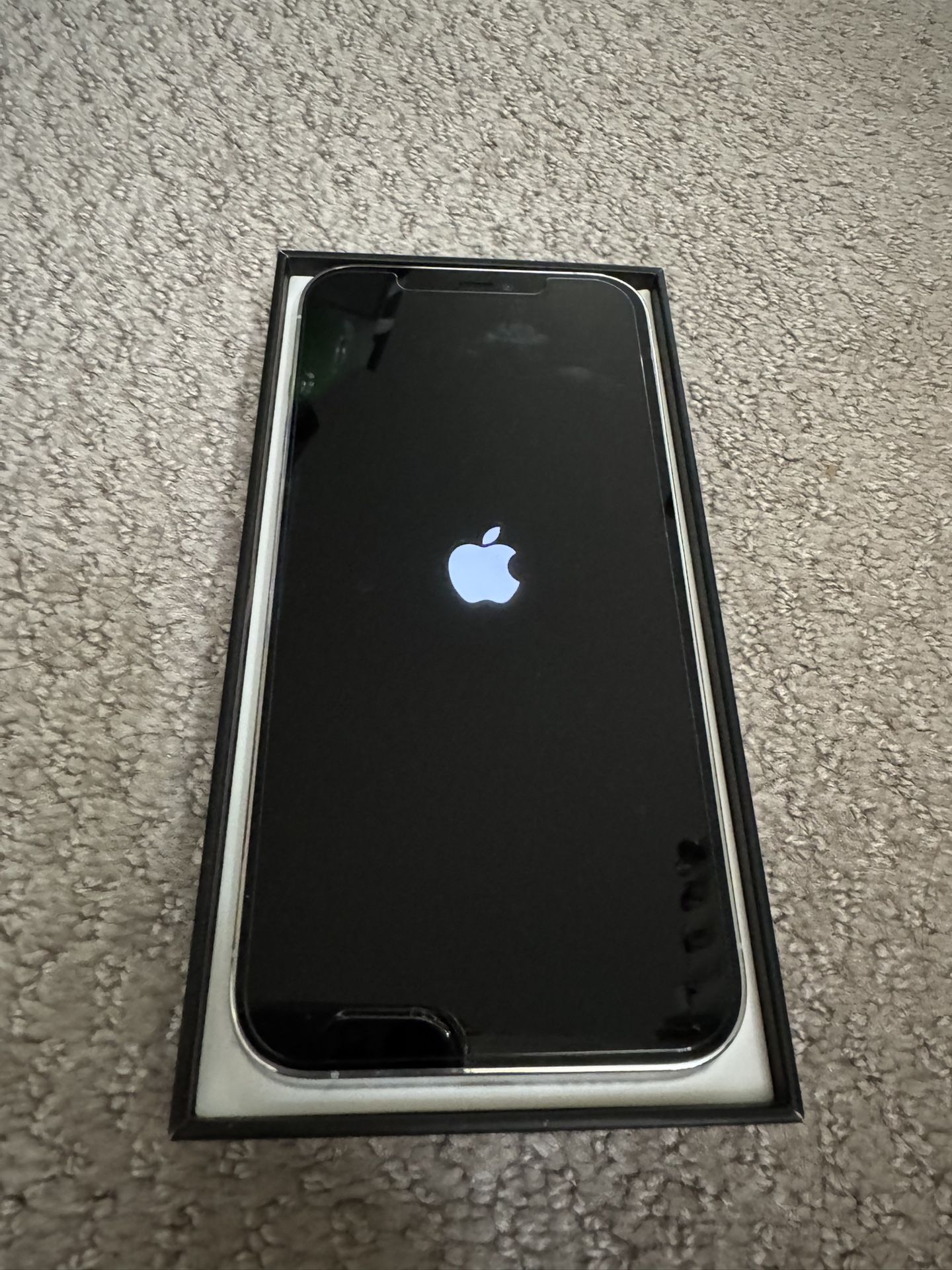 Silver iPhone 12 Pro Max 256gb AT&T Locked