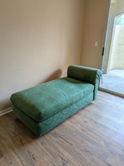 Green Chaise Lounge / Daybed