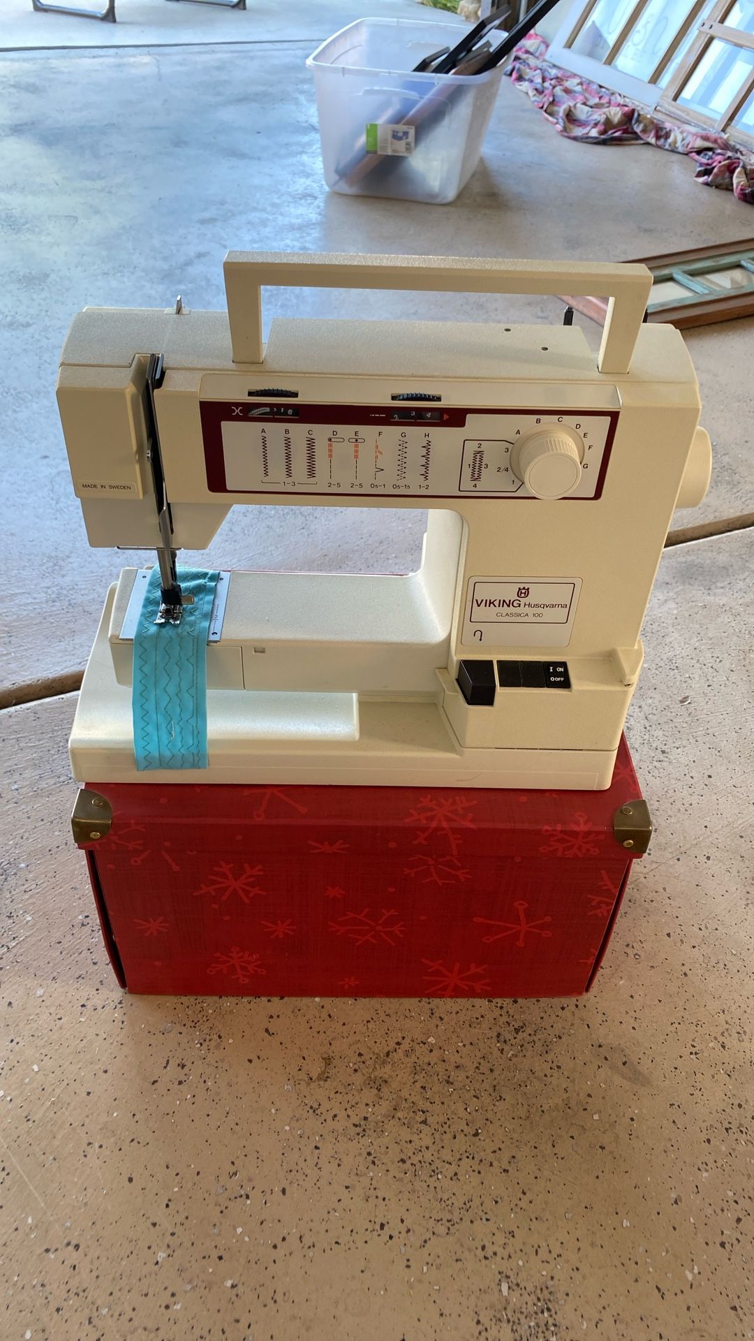 Viking Husqvarna Classica 100 Sewing Machine