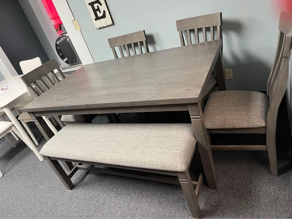Dining Table,stool With Chairs,4chairs,1barstool