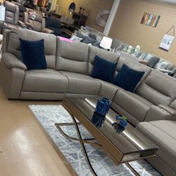 FINAL PRICE!! Power Recliner Sectional!!
