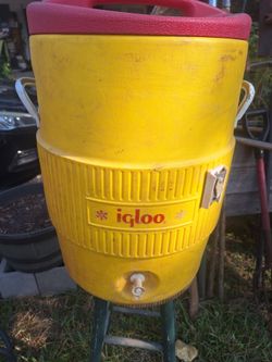 Large water container