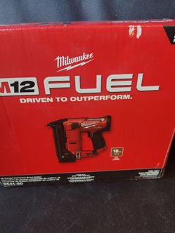 Milwaukee 18ga Brad nailer m12 tool only