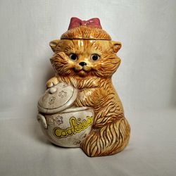 Vintage Treasure Craft Cat/ Kitten Cookie Jar Made In The U.S.A from 1979