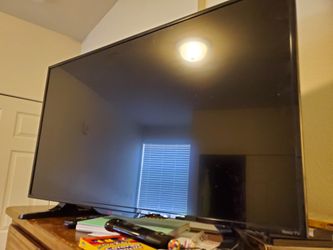 Insignia 39" roku tv