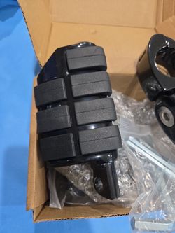 Foot pegs