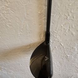 Make Long Distance Easier w this  Forgiving Callaway Rogue 3 HYBRID - RH - New Golf Pride Grip .  Obo