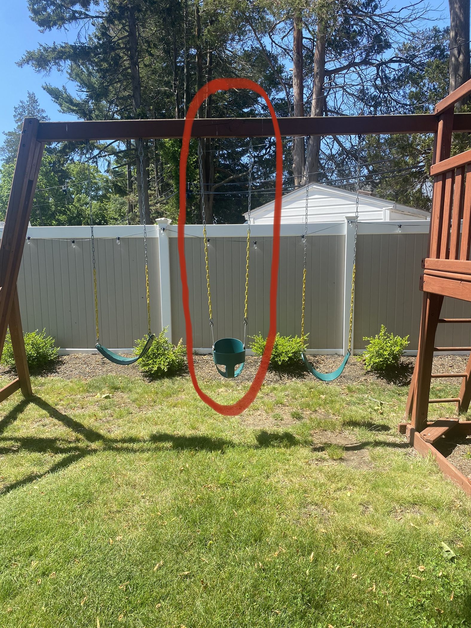 Metal/Plastic Bucket Swing with Chains
