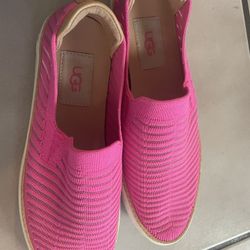 Super Cute Pink Uggs Size 6