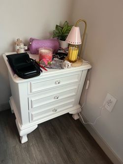 White 3-Drawer Nightstand with Crystal Knobs